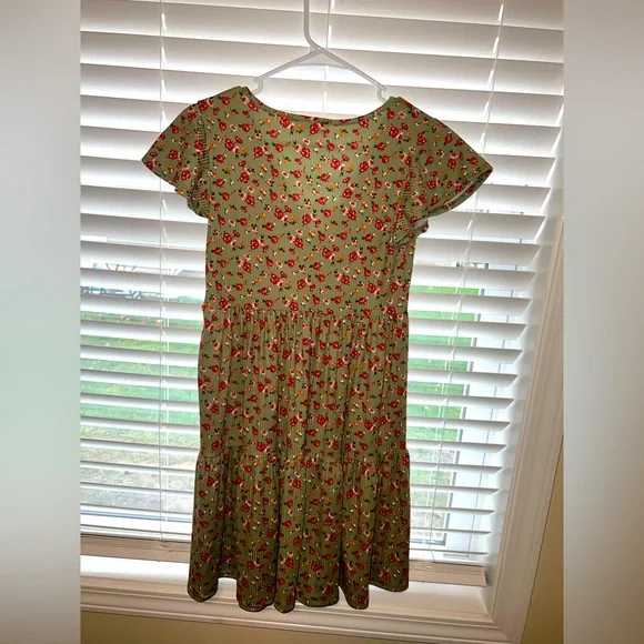 Green floral Jessica Simpson babydoll dress size medium